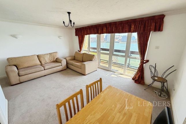 Pacific Close, Southampton photo 4
