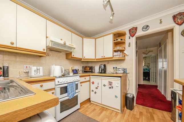 3, Allen Way, Clacton-on-Sea photo 4