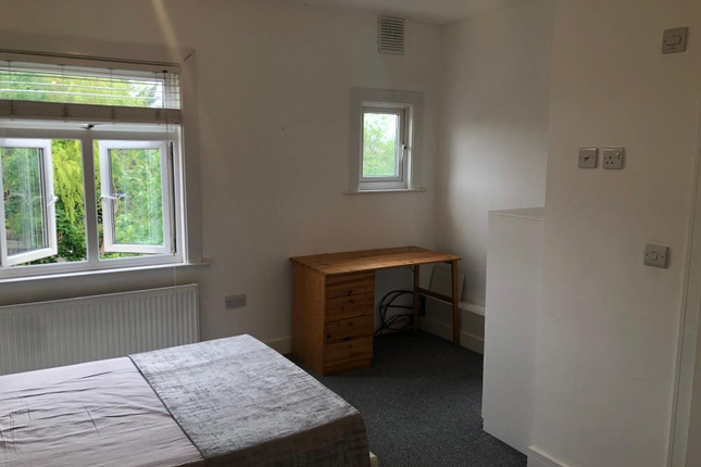 5A, Pinner Road, North Harrow photo 4
