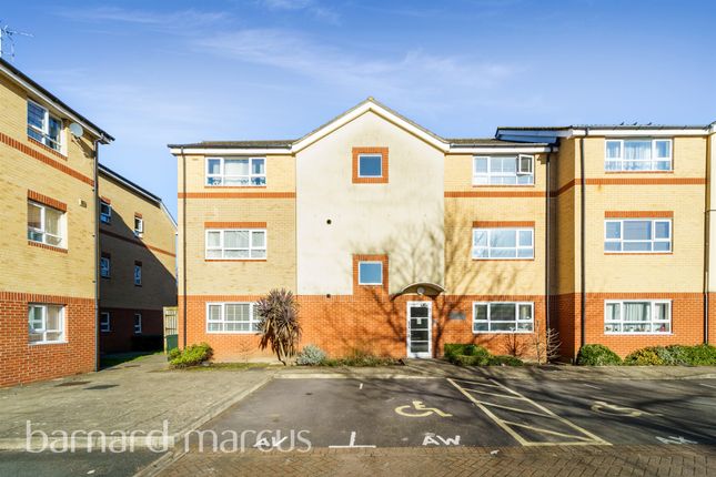 Thumbnail Flat for sale in Chertsey Road, Feltham