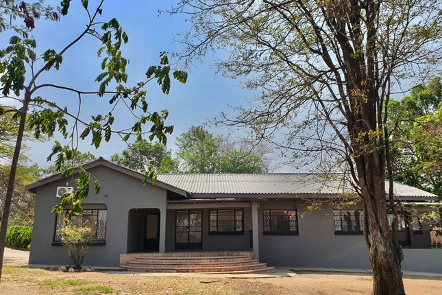 Bungalow for sale in Hwange, Mopane Close, Boabab Hill, Zimbabwe
