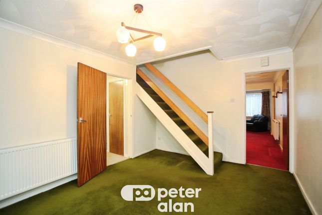 21, Rhos Llan, Cardiff photo 4