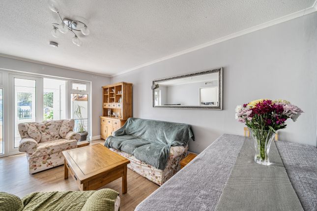 32, Beckington Crescent, Somerset photo 2