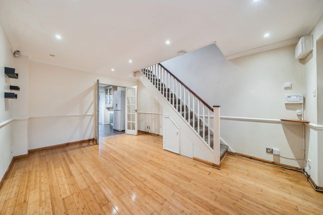 13, Priest Park Avenue, Harrow photo 2