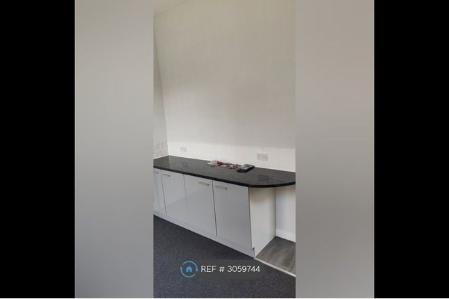 A, Flat, Batley photo 4