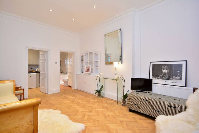 Thumbnail Flat for sale in Altenburg Gardens, Clapham Junction, London