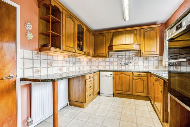 10, Stopford Garth, WAKEFIELD photo 3