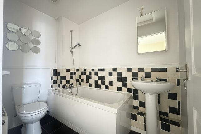 110, Condor Grove, Blackpool photo 5
