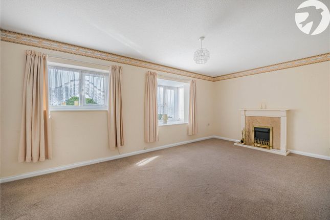 Flat 18, Runnymede Court,, Lunedale Road, Kent photo 2