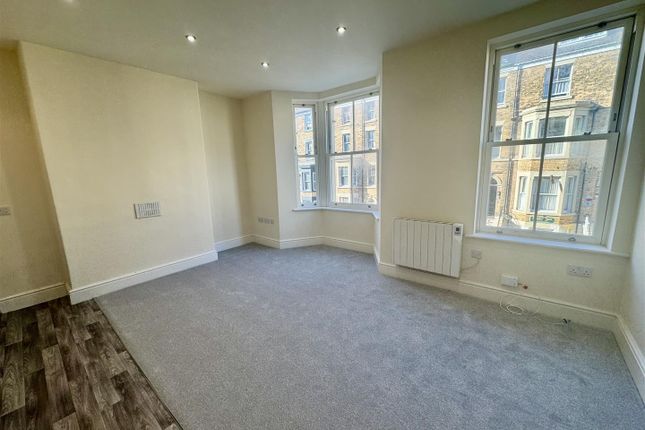 Flat 2, 8, Albemarle Crescent, Scarborough photo 2