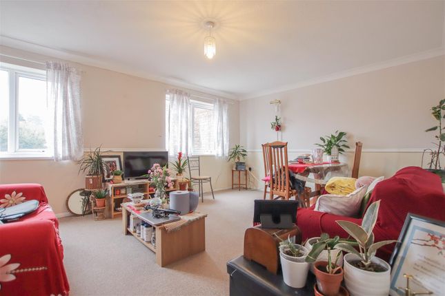 Thumbnail Flat for sale in Broadmeads, Ware