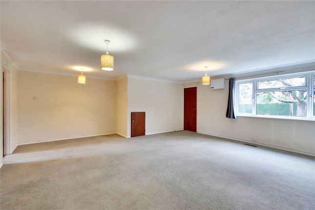 Lakeside Court, 8a, Robyns Way, Kent photo 2