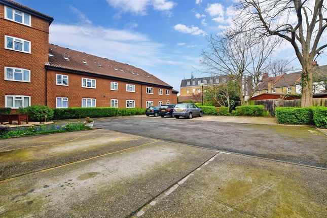 Flat for sale in Chatsworth Place, Mitcham, Surrey