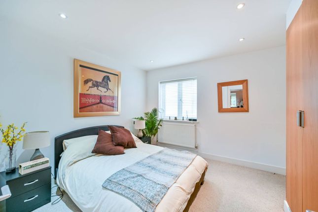 Flat to rent in Boulters Lock Island, Maidenhead