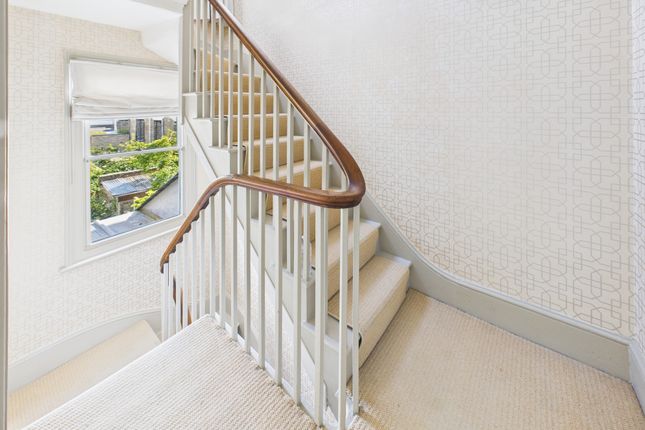 Cam02545G0-Pr0486-Still032