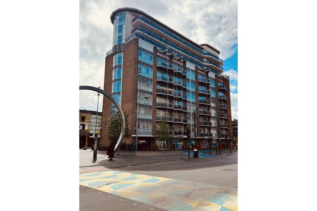 Thumbnail Flat for sale in Gerry Raffles Square, London