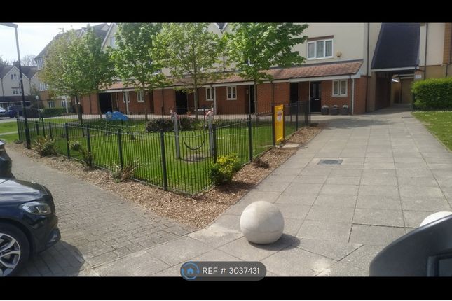 Albacore Way, Hayes photo 3