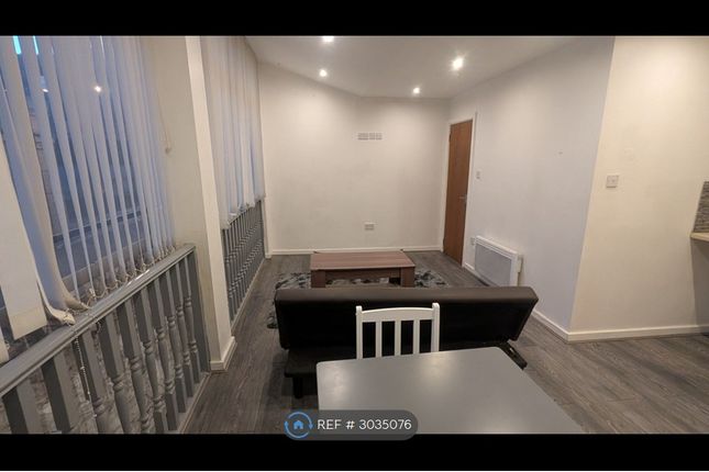 Apartment, Rawson Place, Bradford photo 2
