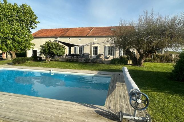Thumbnail Property for sale in Villefranche-De-Lonchat, Aquitaine, 24610, France