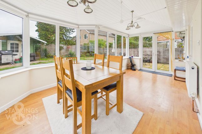 8 Cromes Oak Close, Norwich photo 4