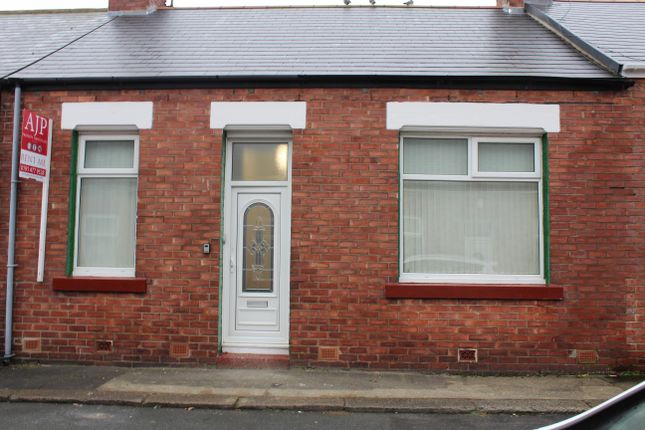 Thumbnail Bungalow to rent in Hazledene Terrace, Sunderland