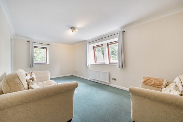 Ireton Close, London photo 2