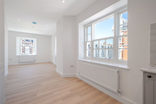 2, 14, Summerland Gardens, London photo 2
