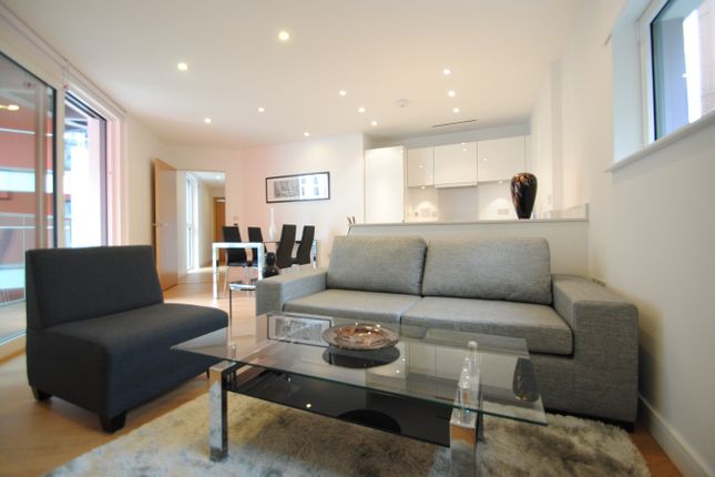 Thumbnail Flat to rent in Rossetti Apartments, Saffron Central Square, Croydon