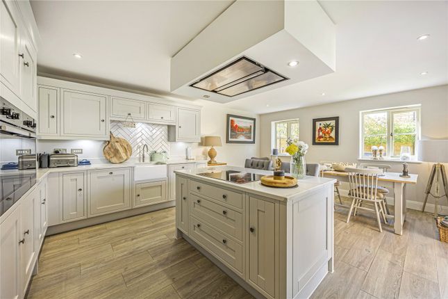 8, Olimpick Drive, Chipping Campden photo 2