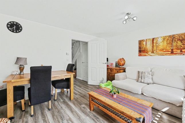 93, Mayfly Road, Northampton photo 3