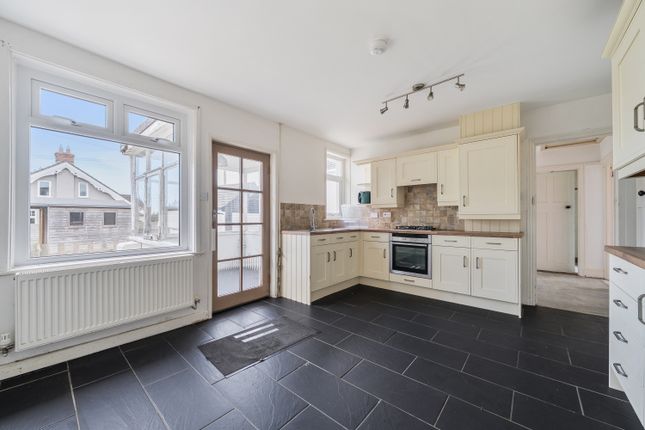 Hillbury, 2 Old Torrington Road, Barnstaple photo 3