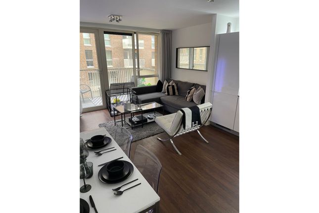 Flat for sale in 11 Oxley Square, London
