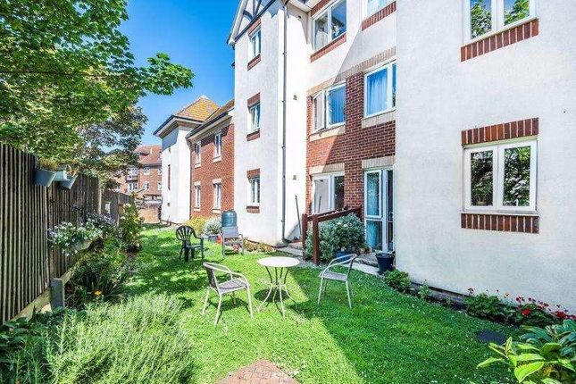 30, Worthington Lodge, Hythe photo 3