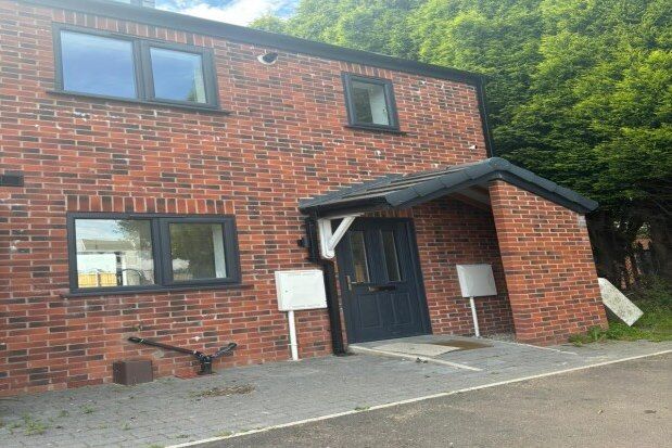 Thumbnail Property to rent in Summerbank Road, Stoke-On-Trent