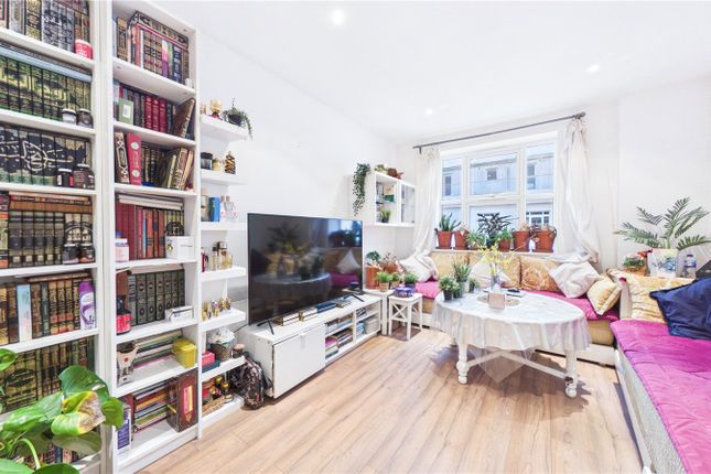 Flat 280, Bromyard House,, Bromyard Avenue, London photo 3