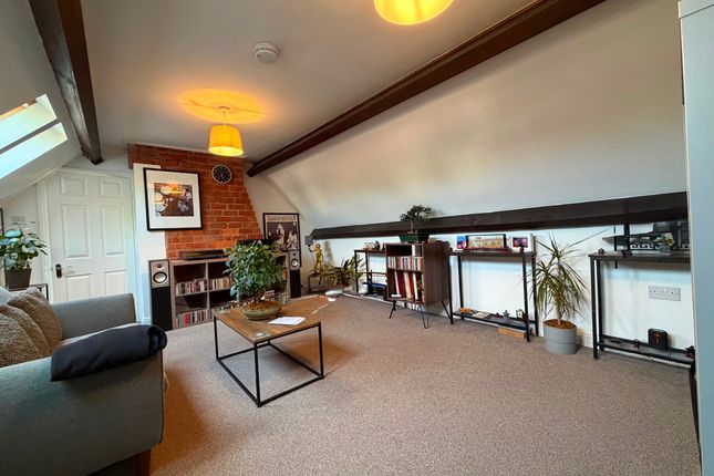 Flat 7, The Old Launderette, Coleford photo 2