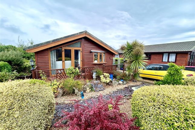 2-bed caravan on Maple Leaf Drive, Atherstone, £155,000