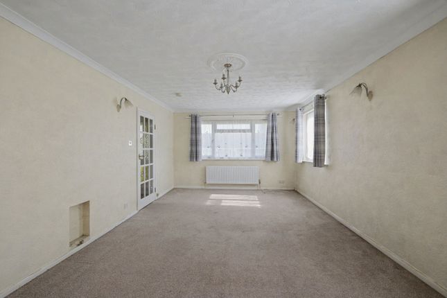 13, Nicholas Close, Sandown photo 2