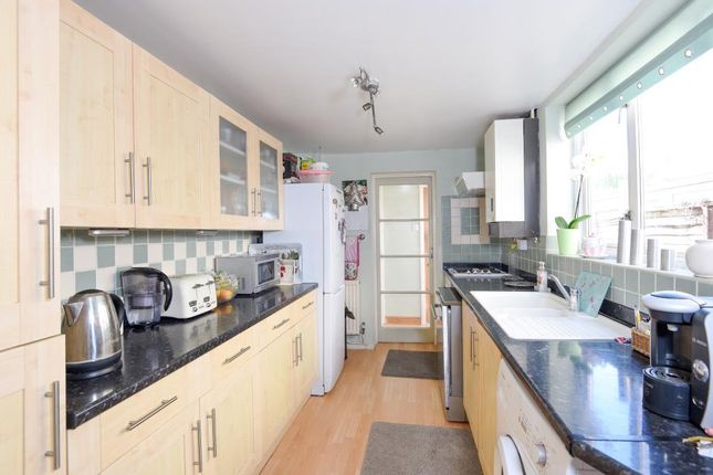 Terraced house to rent in Caversham, Reading