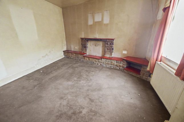 10, Nunnington Avenue, West Yorkshire photo 4