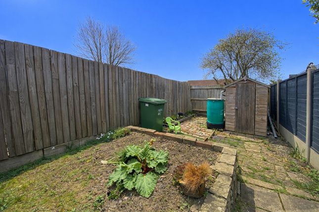 80, Belsize Avenue, Peterborough photo 3