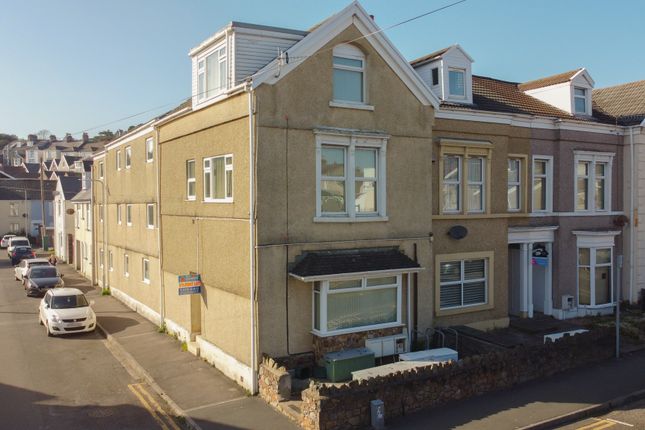 Thumbnail Flat to rent in Phillips Parade, Swansea