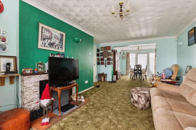 35, Charles Avenue, Thetford photo 2