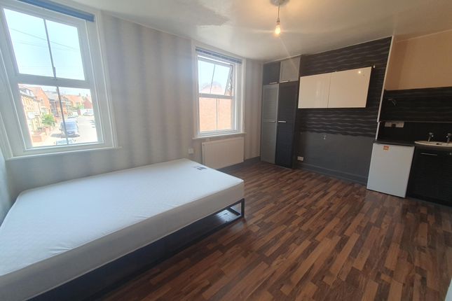 Room 5, 33, Everton Road, Somerset photo 2