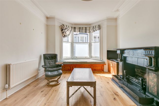 Thumbnail Terraced house to rent in Glengall Road, London