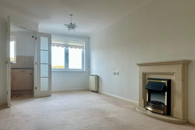 Flat 12, Garrett Court, Vicarage Lane, Hailsham photo 3