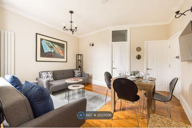B Lyndhurst Grove, London photo 2