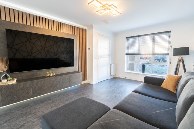 48 Curran Place, Bellshill photo 2