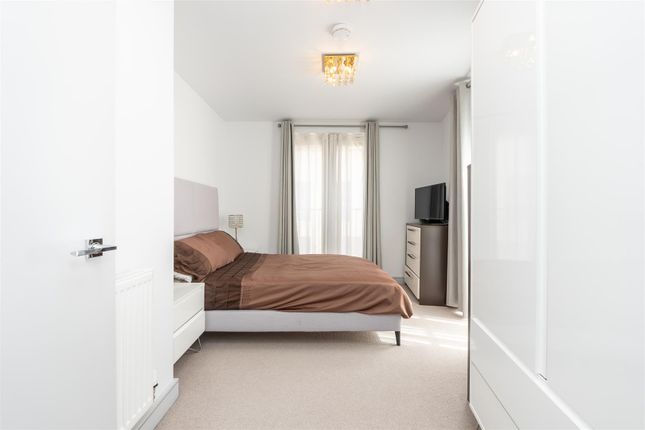 End terrace house for sale in French Yard, Bristol