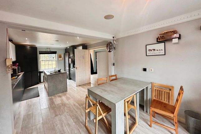 5, King Henry Chase, Peterborough photo 4